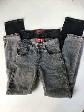 Levi's boy’s Bundle of 2 Black and Gray Acid Wash Jeans Pair Size 12 -26X26
